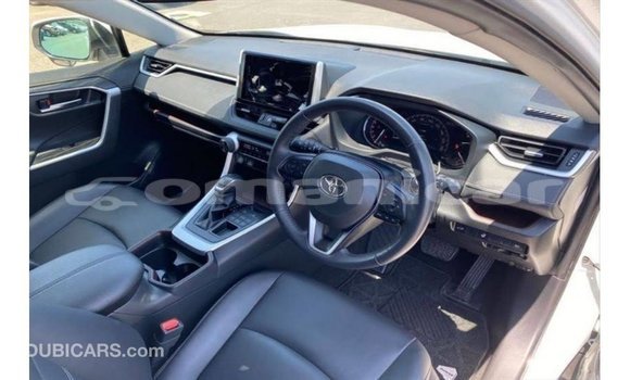 Buy Import Toyota 4Runner White Car in Import - Dubai in Dhufar Buy Import Toyota 4Runner White Car in Import - Dubai in Dhufar