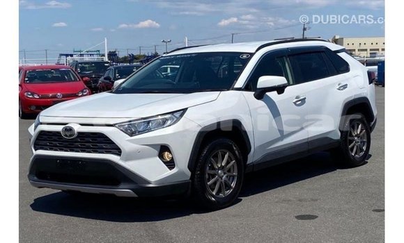 Buy Import Toyota 4Runner White Car in Import - Dubai in Dhufar Buy Import Toyota 4Runner White Car in Import - Dubai in Dhufar
