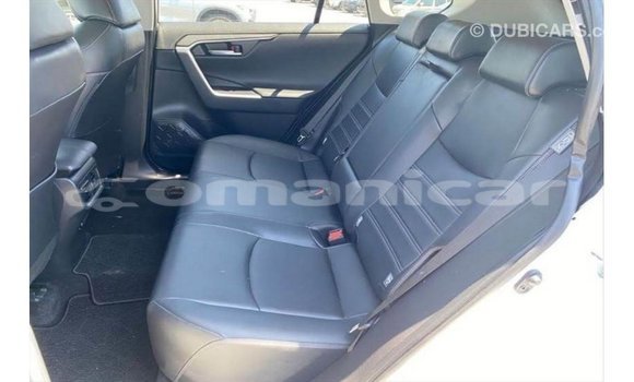 Buy Import Toyota 4Runner White Car in Import - Dubai in Dhufar Buy Import Toyota 4Runner White Car in Import - Dubai in Dhufar