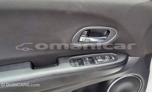 Buy Import Honda C White Bike in Import - Dubai in Dhufar Buy Import Honda C White Bike in Import - Dubai in Dhufar