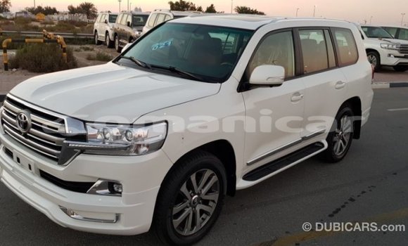Buy Import Toyota Land Cruiser White Car in Import - Dubai in Dhufar Buy Import Toyota Land Cruiser White Car in Import - Dubai in Dhufar