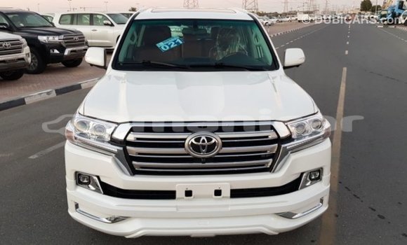 Buy Import Toyota Land Cruiser White Car in Import - Dubai in Dhufar Buy Import Toyota Land Cruiser White Car in Import - Dubai in Dhufar