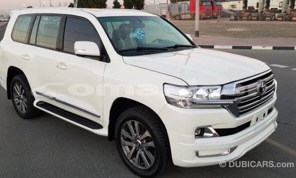 Buy Import Toyota Land Cruiser White Car in Import - Dubai in Dhufar Buy Import Toyota Land Cruiser White Car in Import - Dubai in Dhufar