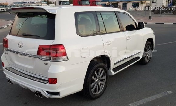 Buy Import Toyota Land Cruiser White Car in Import - Dubai in Dhufar Buy Import Toyota Land Cruiser White Car in Import - Dubai in Dhufar