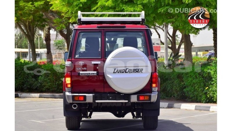 Big with watermark toyota land cruiser dhufar import dubai 3805