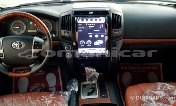 Buy Import Toyota Land Cruiser White Car in Import - Dubai in Dhufar Buy Import Toyota Land Cruiser White Car in Import - Dubai in Dhufar