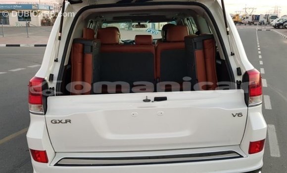 Buy Import Toyota Land Cruiser White Car in Import - Dubai in Dhufar Buy Import Toyota Land Cruiser White Car in Import - Dubai in Dhufar