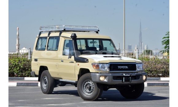 Buy Import Toyota Land Cruiser Beige Car in Import - Dubai in Dhufar Buy Import Toyota Land Cruiser Beige Car in Import - Dubai in Dhufar