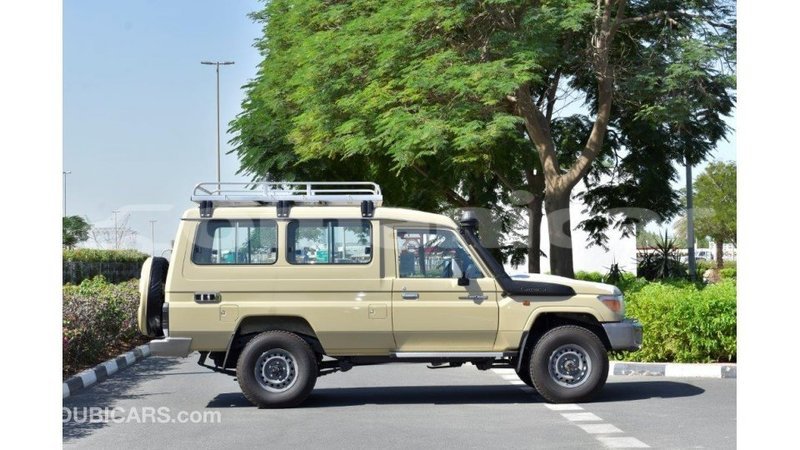 Big with watermark toyota land cruiser dhufar import dubai 3806