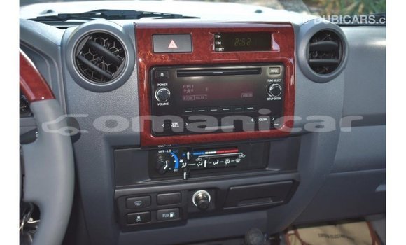 Buy Import Toyota Land Cruiser Beige Car in Import - Dubai in Dhufar Buy Import Toyota Land Cruiser Beige Car in Import - Dubai in Dhufar