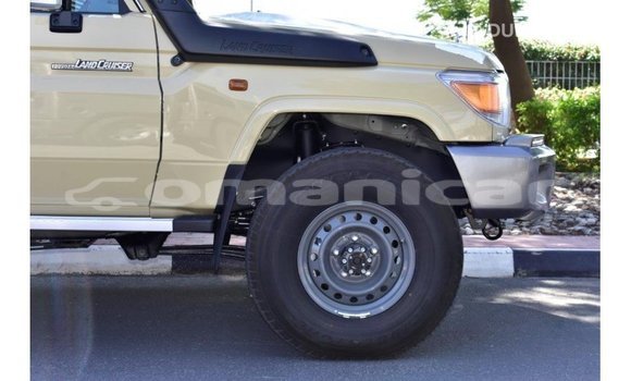 Buy Import Toyota Land Cruiser Beige Car in Import - Dubai in Dhufar Buy Import Toyota Land Cruiser Beige Car in Import - Dubai in Dhufar