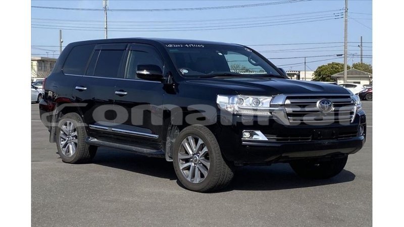 Big with watermark toyota land cruiser dhufar import dubai 3808