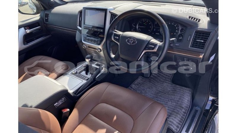 Big with watermark toyota land cruiser dhufar import dubai 3808