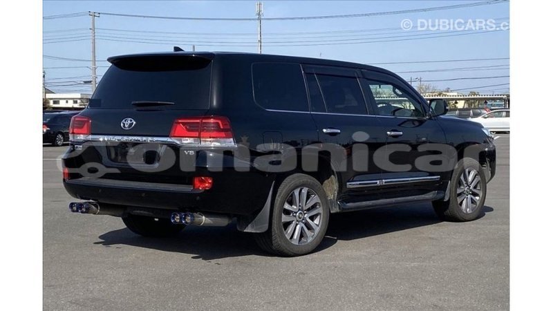 Big with watermark toyota land cruiser dhufar import dubai 3808