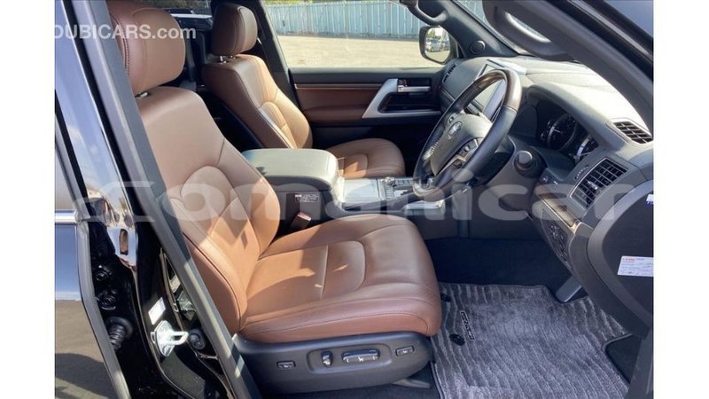 Big with watermark toyota land cruiser dhufar import dubai 3808