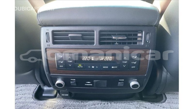 Big with watermark toyota land cruiser dhufar import dubai 3808