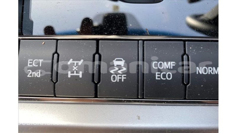 Big with watermark toyota land cruiser dhufar import dubai 3808