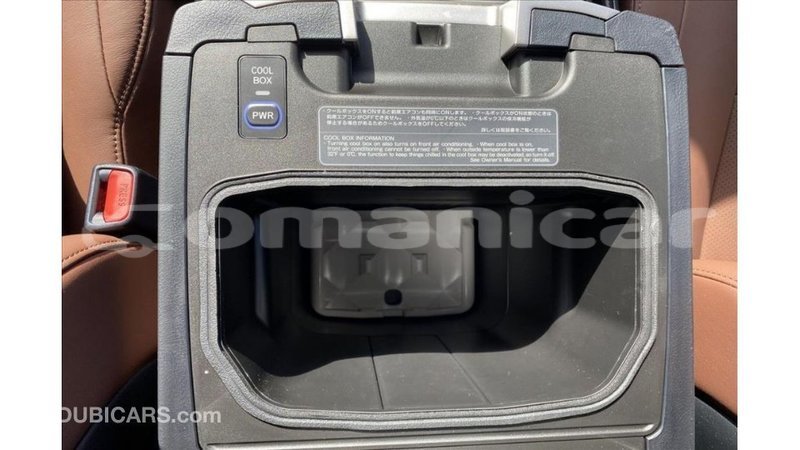 Big with watermark toyota land cruiser dhufar import dubai 3808