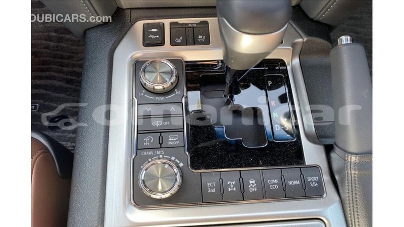 Big with watermark toyota land cruiser dhufar import dubai 3808