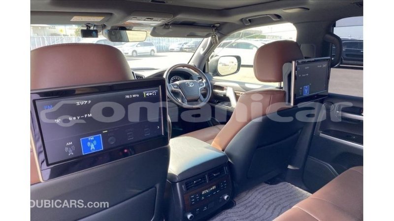 Big with watermark toyota land cruiser dhufar import dubai 3808