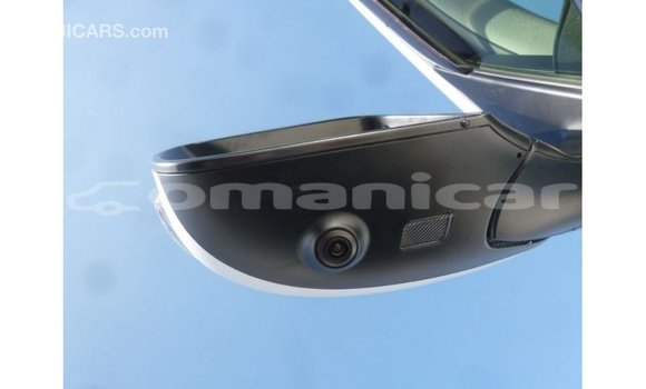 Buy Import Toyota Land Cruiser White Car in Import - Dubai in Dhufar Buy Import Toyota Land Cruiser White Car in Import - Dubai in Dhufar