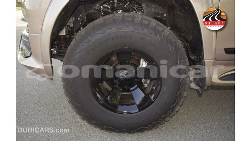 Big with watermark toyota land cruiser dhufar import dubai 3813