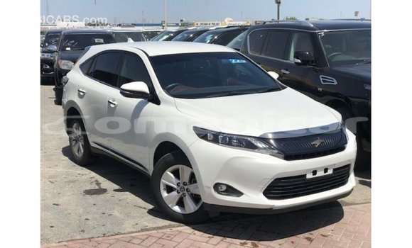 Buy Import Toyota Harrier White Car in Import - Dubai in Dhufar Buy Import Toyota Harrier White Car in Import - Dubai in Dhufar