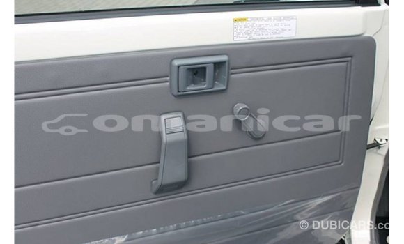 Buy Import Toyota Land Cruiser White Car in Import - Dubai in Dhufar Buy Import Toyota Land Cruiser White Car in Import - Dubai in Dhufar