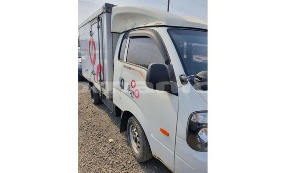 Buy Import Kia Carens White Car in Import - Dubai in Dhufar Buy Import Kia Carens White Car in Import - Dubai in Dhufar