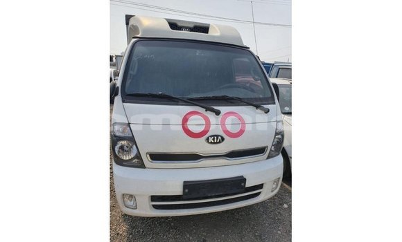 Buy Import Kia Carens White Car in Import - Dubai in Dhufar Buy Import Kia Carens White Car in Import - Dubai in Dhufar