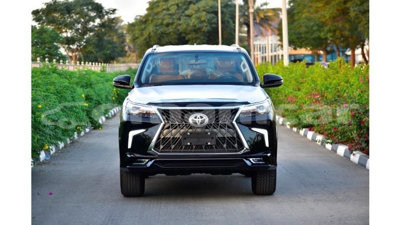 Big with watermark toyota fortuner dhufar import dubai 3842