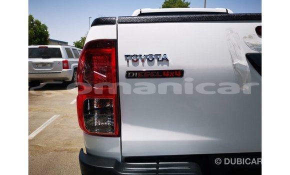 Buy Import Toyota Hilux White Car in Import - Dubai in Dhufar Buy Import Toyota Hilux White Car in Import - Dubai in Dhufar