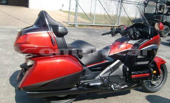 Buy Used Honda GOLD WING Red Bike in Muscat in Masqat Buy Used Honda GOLD WING Red Bike in Muscat in Masqat