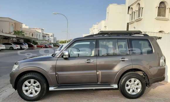 Buy Used Mitsubishi Pajero Brown Car in Al khuwair in al-Batinah
