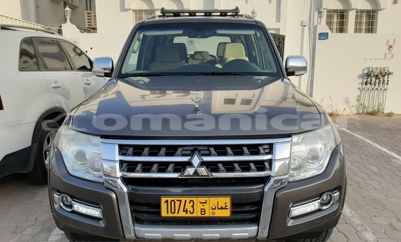 Buy Used Mitsubishi Pajero Brown Car in Al khuwair in al-Batinah Buy Used Mitsubishi Pajero Brown Car in Al khuwair in al-Batinah