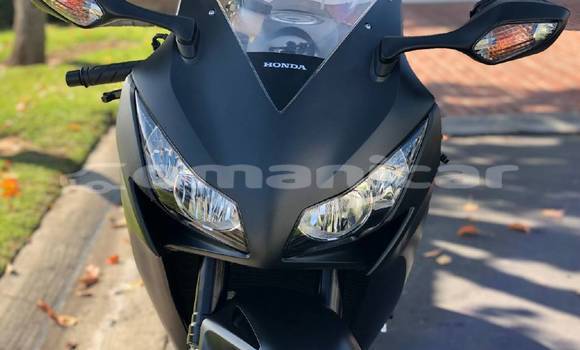 Buy Used Honda CBR 1000 RR Black Bike in Azaiba in Masqat Buy Used Honda CBR 1000 RR Black Bike in Azaiba in Masqat