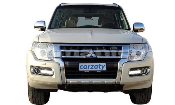Buy Used Mitsubishi Pajero White Car in Bawshar in Masqat