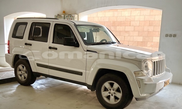 Buy Used Jeep Cherokee White Car in Al khuwair in al-Batinah