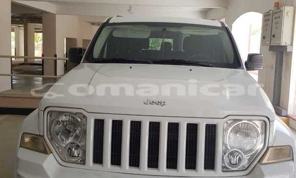 Buy Used Jeep Cherokee White Car in Al khuwair in al-Batinah Buy Used Jeep Cherokee White Car in Al khuwair in al-Batinah