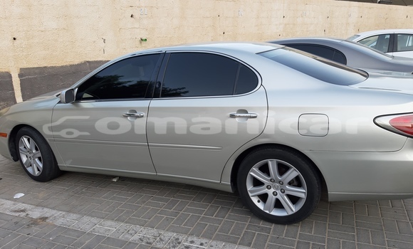 Buy Used Lexus ES Silver Car in Import - Dubai in Dhufar