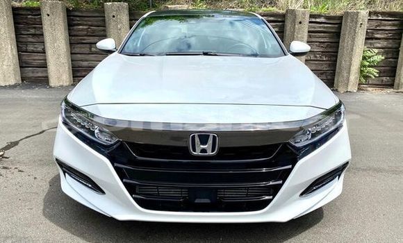 Buy Used Honda Accord White Car in Muscat in Masqat Buy Used Honda Accord White Car in Muscat in Masqat