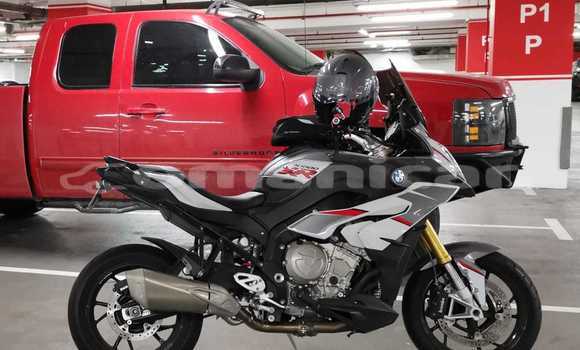 Buy Used BMW S 1000 Silver Bike in ar–Rustaq in al-Batinah Buy Used BMW S 1000 Silver Bike in ar–Rustaq in al-Batinah