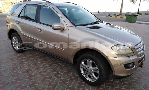 Buy Used Mercedes-Benz ML–Class Beige Car in Masqat in Masqat