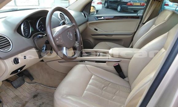 Buy Used Mercedes-Benz ML–Class Beige Car in Masqat in Masqat Buy Used Mercedes-Benz ML–Class Beige Car in Masqat in Masqat