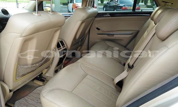 Buy Used Mercedes-Benz ML–Class Beige Car in Masqat in Masqat Buy Used Mercedes-Benz ML–Class Beige Car in Masqat in Masqat