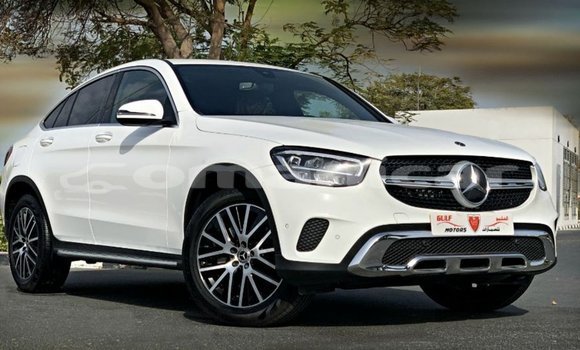 Buy Import Mercedes-Benz GLC White Car in Import - Dubai in Dhufar