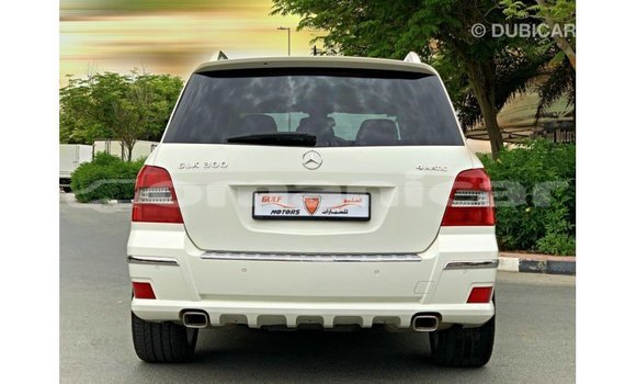 Buy Import Mercedes-Benz 190 White Car in Import - Dubai in Dhufar Buy Import Mercedes-Benz 190 White Car in Import - Dubai in Dhufar