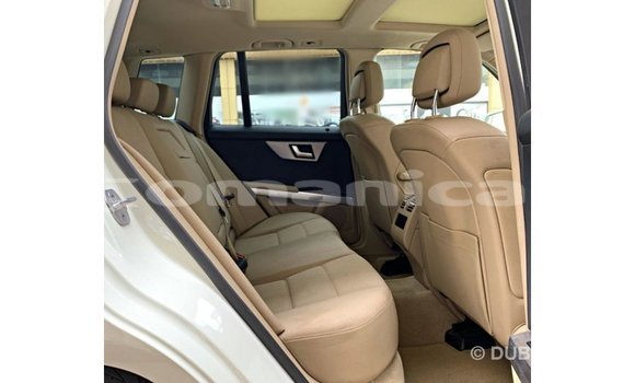 Buy Import Mercedes-Benz 190 White Car in Import - Dubai in Dhufar Buy Import Mercedes-Benz 190 White Car in Import - Dubai in Dhufar