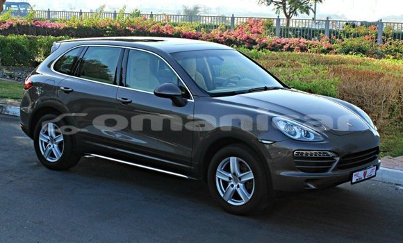 Buy Import Porsche Cayenne Brown Car in Import - Dubai in Dhufar