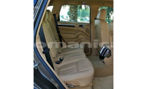 Buy Import Porsche Cayenne Brown Car in Import - Dubai in Dhufar Buy Import Porsche Cayenne Brown Car in Import - Dubai in Dhufar
